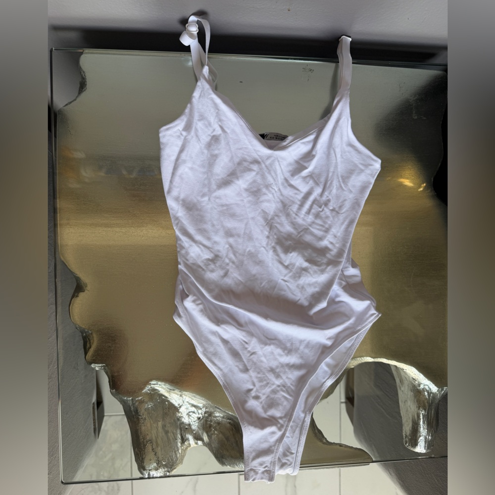 Zara White Scoop Neck Bodysuit